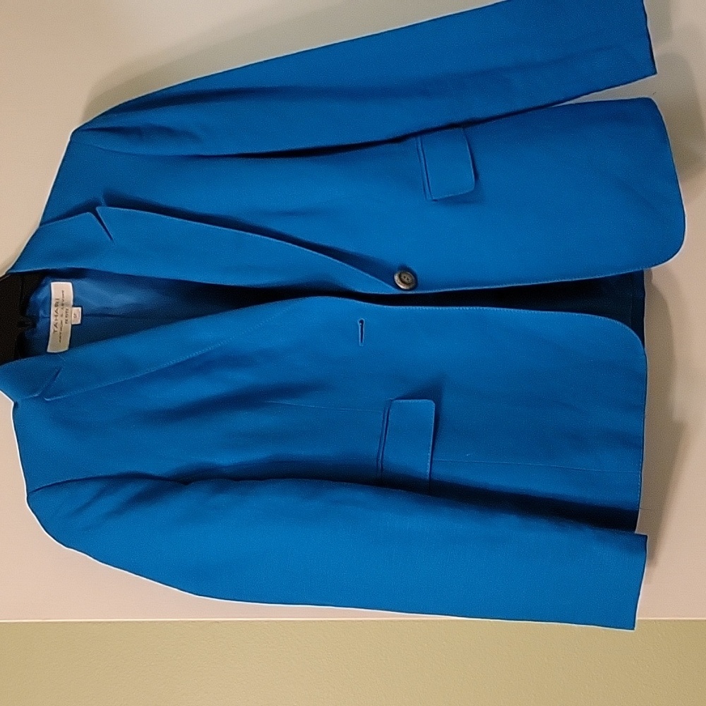 Tahari, Arthur S Levine, size 0petite intense teal colored blazer.